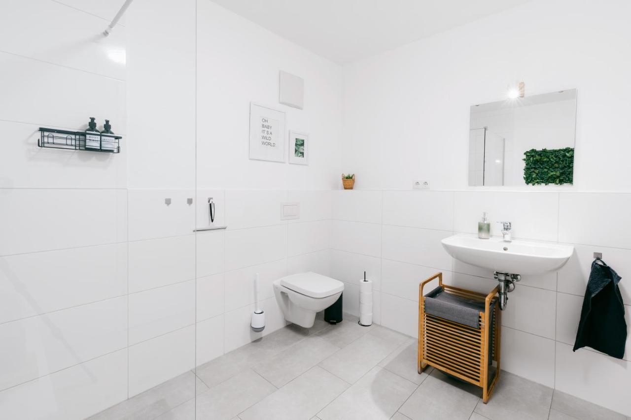 Gruene Wohnoase - Stilvoll - Balkonidylle - Zentrum 노이비트 외부 사진